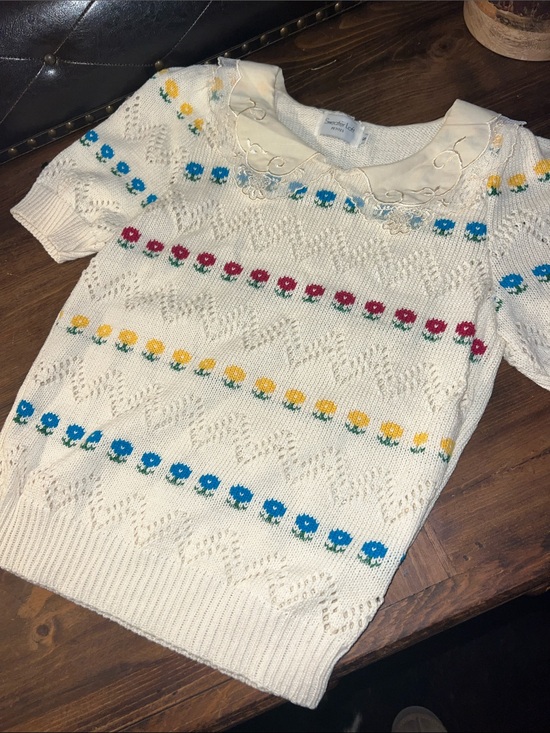 Sweater Loft Sweaters - Vintage 80s/90s Sweater Loft Pointelle Sweater- zig zag & floral! SWEET!